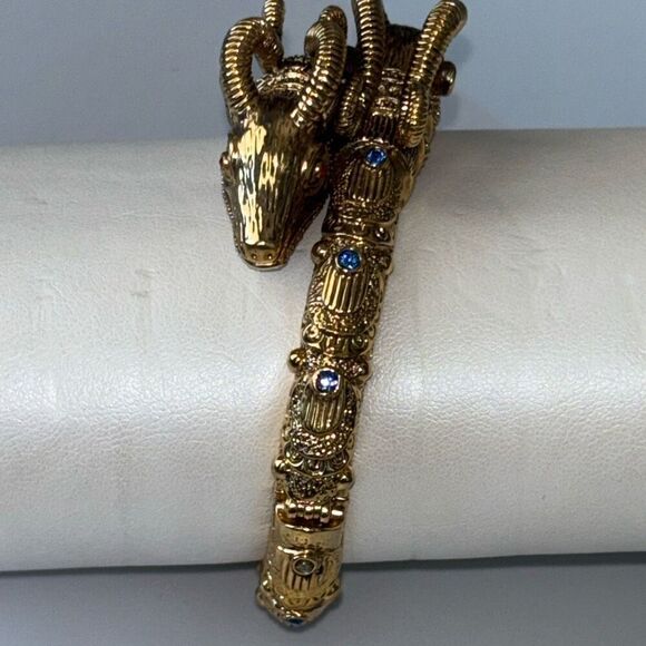 Camrose & Kross JBKennedy Double Ram Head Hinged Bracelet - Picture 3 of 10